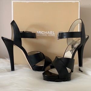 🎉💕NWT Michael Kors Oksana Heels